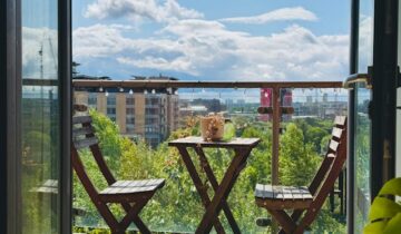 Jakie kwiaty wybrać na słoneczny balkon?
